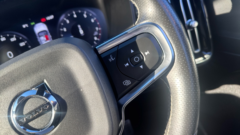 Volvo Xc40 1.5 T3 [163] R DESIGN 5dr Geartronic Petrol Estate